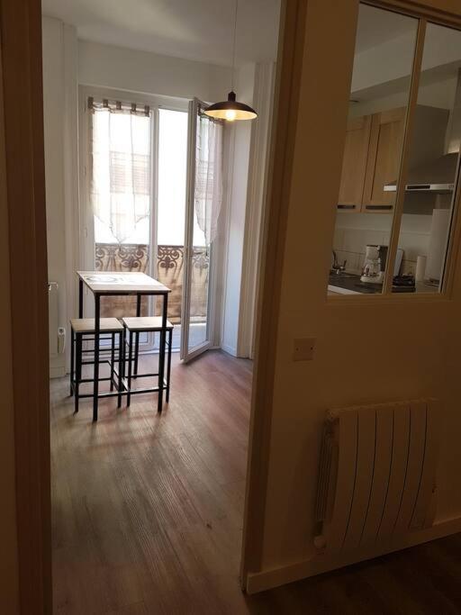 Agreable Appartement Lumineux Au Centre-Ville أويونا المظهر الخارجي الصورة